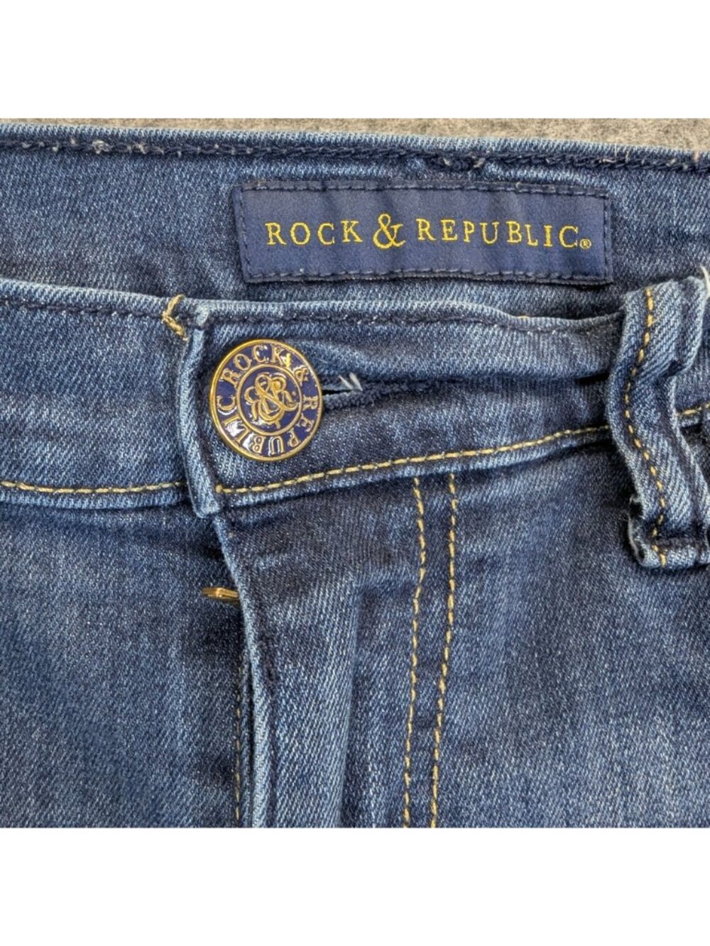 Rock & Republic Womens Size 12 Jeans Blue Denim Classic Fit Embellished Pockets - Picture 3 of 12